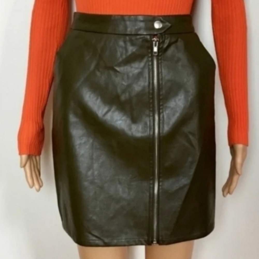 LF SEEK The LABEL green faux leather mini skirt